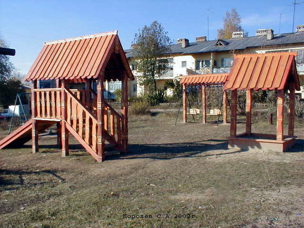 детская игровая площадка у дома 107 по улице Ноябрьская в Юрьевце во Владимире фото vgv