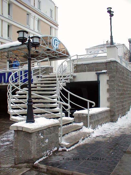 лестница к торговому центру Гранд во Владимире фото vgv