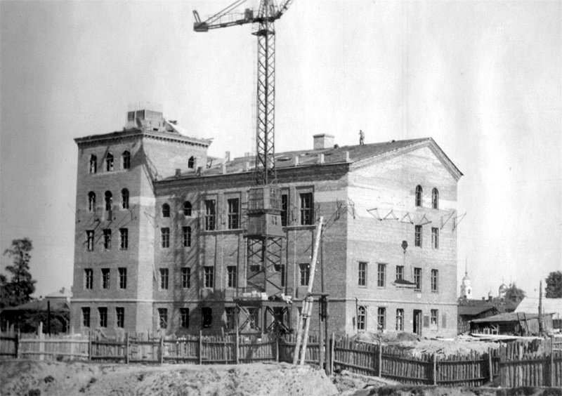 Строительство техникума на Октябрьском проспекте 11 фото 1959 года во Владимире фото vgv