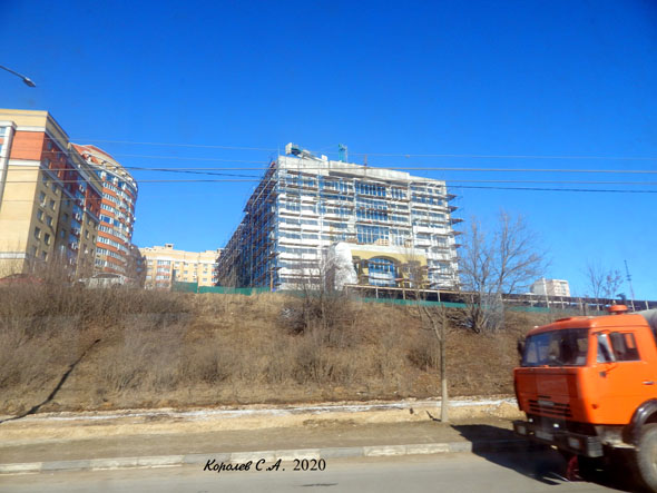 строительство здания Арбитражного суда на Октябрьском проспекте 19 в 2020 году во Владимире фото vgv