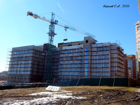 строительство здания Арбитражного суда на Октябрьском проспекте 19 в 2020 году во Владимире фото vgv