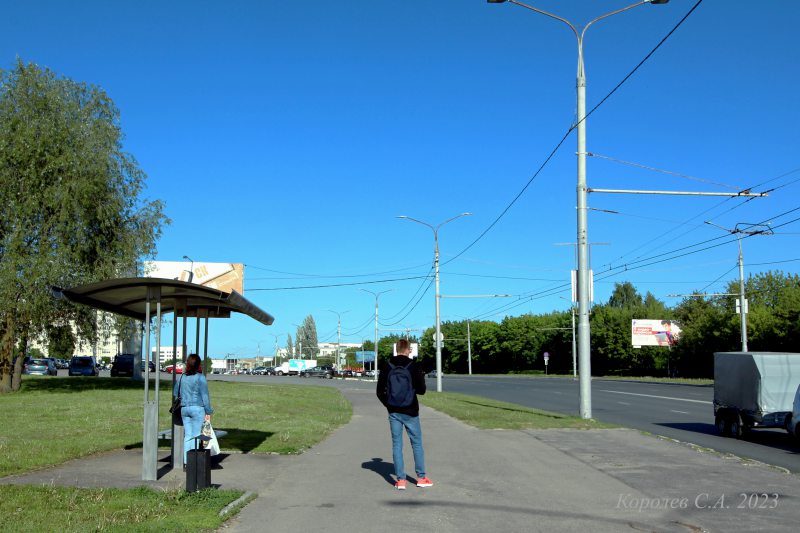 остановка «Родник» из центра на Октябрьском проспекте 19 во Владимире фото vgv