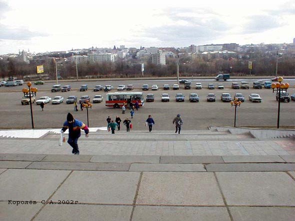 лестница «Ступени Власти» к зданию Областной администрации от улицы Мира во Владимире фото vgv