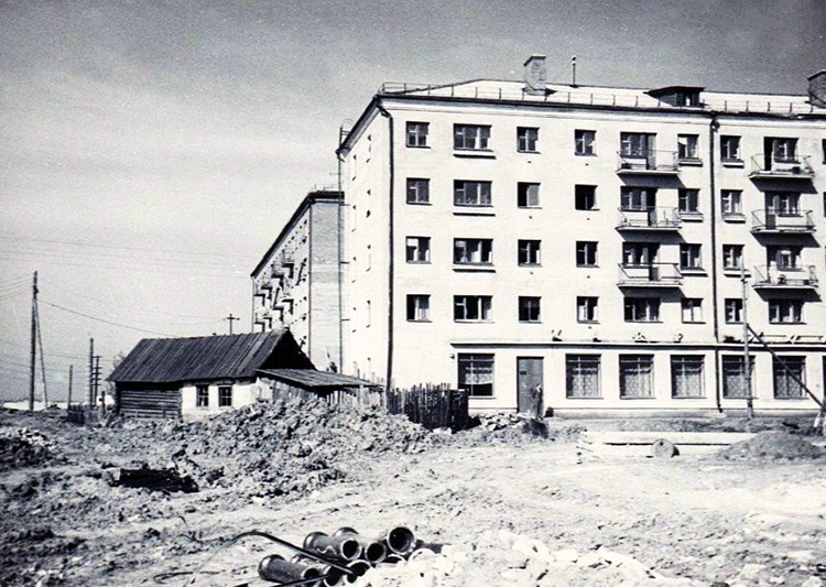 У дома 41 на Октябрьском проспекте фото 1963 года во Владимире фото vgv