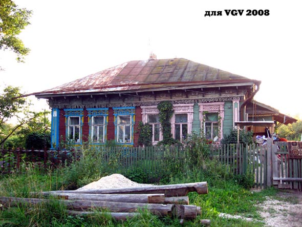 деревянные резные наличники на улице Пионерская 9 в Оргтруде во Владимире фото vgv