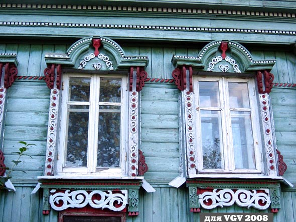 дом 17 на улице Покровская мкр. Мосино во Владимире с красивыми резными деревянными наличниками