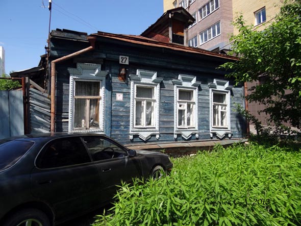 дом 27 по улице Сакко и Ванцетта на фото 2001-2013 гг. во Владимире фото vgv