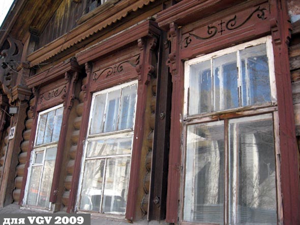 деревянные элементы в убранстве дома 32 на улице Сакко и Ванцетти во Владимире фото vgv