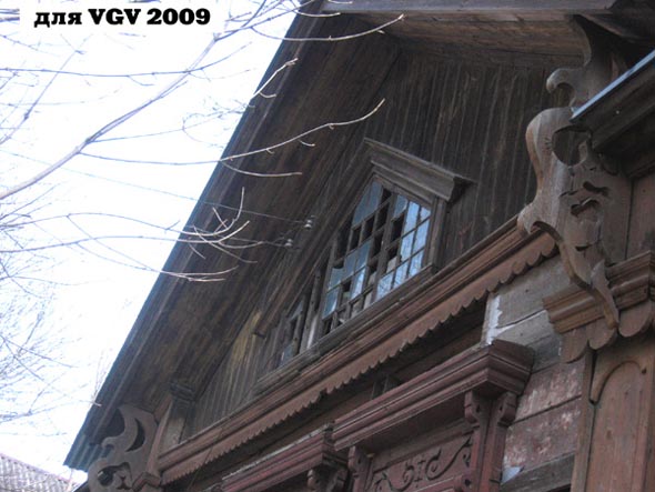 деревянные элементы в убранстве дома 32 на улице Сакко и Ванцетти во Владимире фото vgv