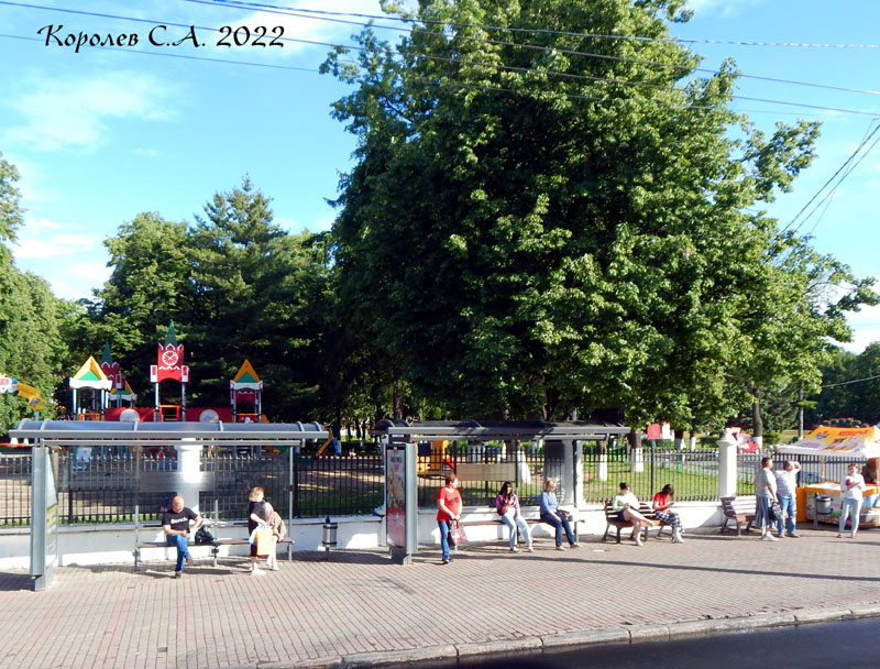 остановка Соборная площадь - из центра во Владимире фото vgv