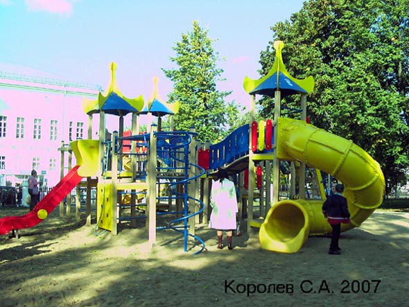 детская площадка в парке Липки 2007 г. во Владимире фото vgv