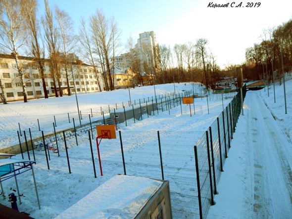 Спортивный сквер в Стрелецком овраге у Школы N 22 во Владимире фото vgv