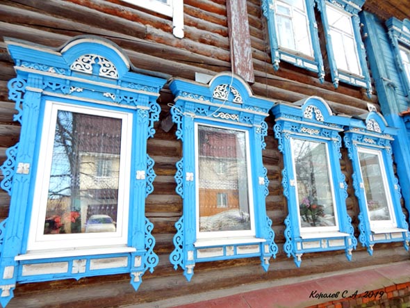 Деревянные наличники дома 29 по улице Стрелецкой во Владимире фото vgv