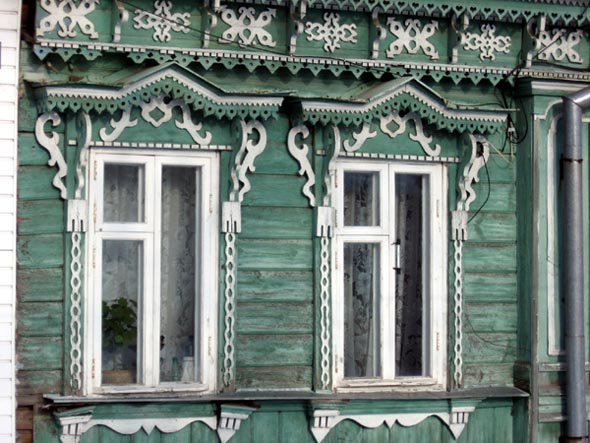 красивые резные наличники дома 50 на Стрелецкой улице во Владимире фото vgv