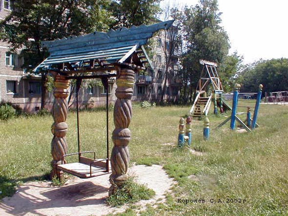 детская площадка тво дворе дома 16а на проспекте Строителей во Владимире фото vgv