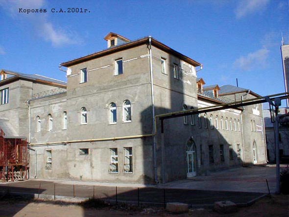 Вид дома 44 корп. 2 по ул. Студеная Гора до реконструкции 2003 года во Владимире фото vgv