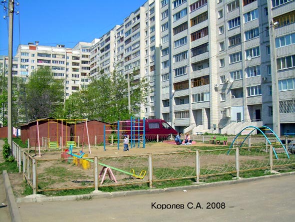 детская площадка во дворе дома 11а по Суздасльскому проспекту во Владимире фото vgv