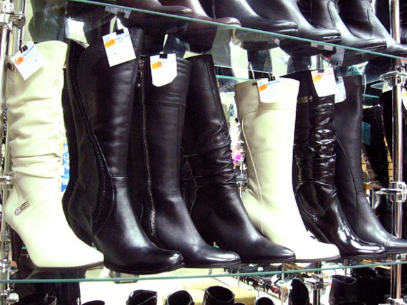 «закрыто 2011» Магазин обуви Скороход во Владимире фото vgv