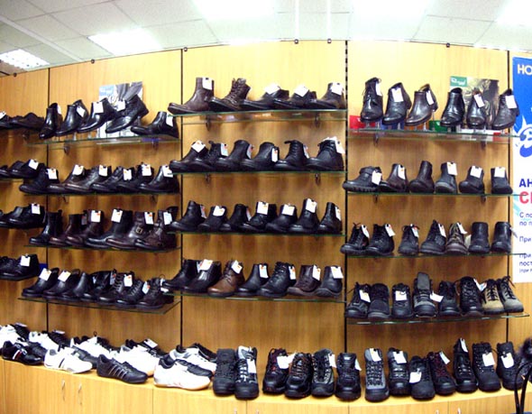 «закрыто 2011» Магазин обуви Скороход во Владимире фото vgv