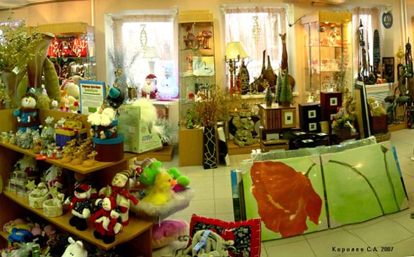 «закрыт 2013» магазин сувениров Золотая рыбка во Владимире фото vgv
