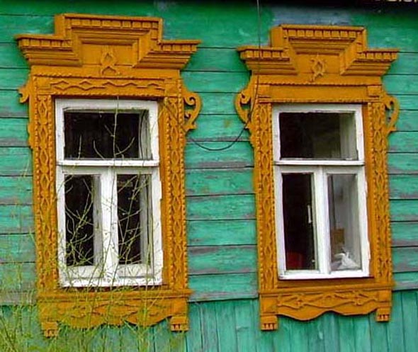 Дом 18 с красивыми резными наличниками на Центральной улице в Кусуново в 2008 году во Владимире фото vgv