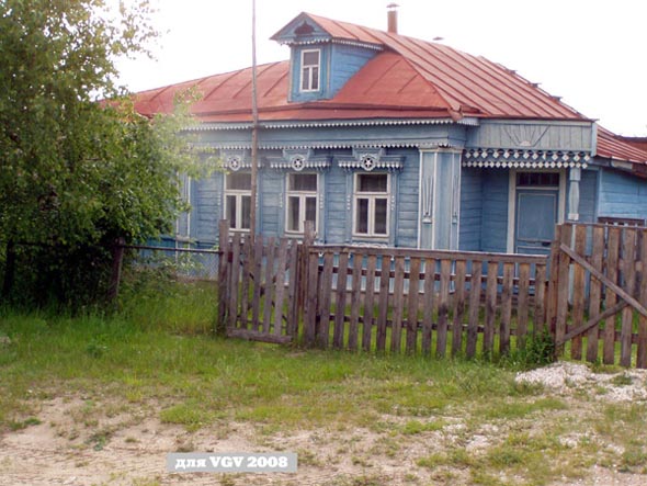деревянные резные наличники дома 54 по улице Центральная в Кусуново во Владимире фото vgv