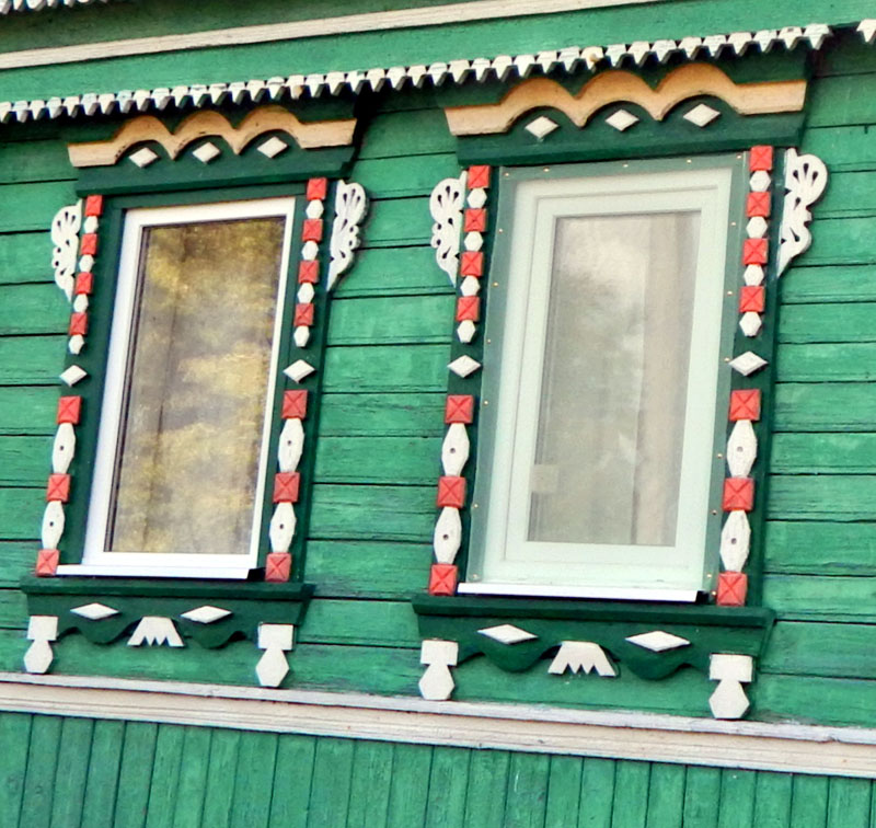 резные деревянные наличник длома 61 на Центральной улице в Кусуново во Владимире фото vgv