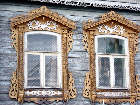 деревянные резные наличники в Шепелево на Центральной 51 во Владимире фото vgv
