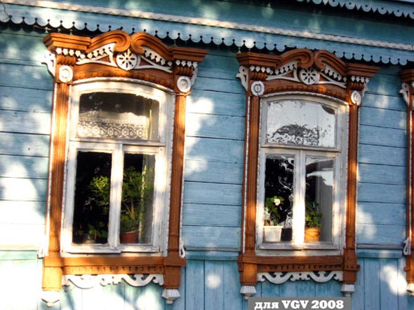 деревянные резные наличники дома 24 по улице Цетральная бывшего села Спасское во Владимире фото vgv