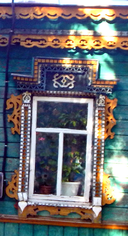 резные деревянные наличники дома 27 на улице Верезенской во Владимире фото vgv