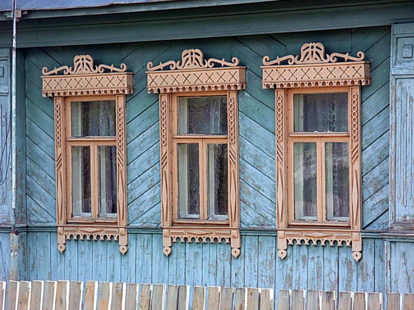 деревянные резные наличники на Мочалова 7 в Вязниковском районе Владимирской области фото vgv