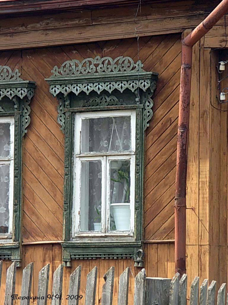 деревянные резные наличники на Герцена 10 в Вязниках в Вязниковском районе Владимирской области фото vgv