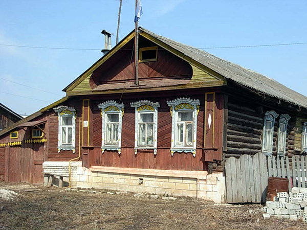 красивые деревянные наличники на Горкього 117 в Вязниках в Вязниковском районе Владимирской области фото vgv