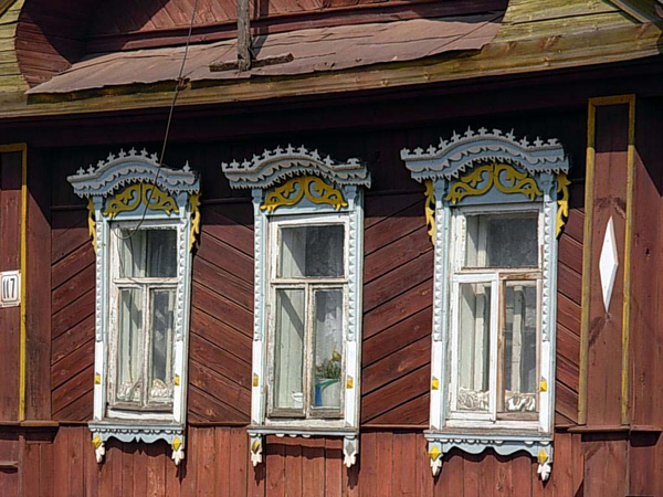 красивые деревянные наличники на Горкього 117 в Вязниках в Вязниковском районе Владимирской области фото vgv