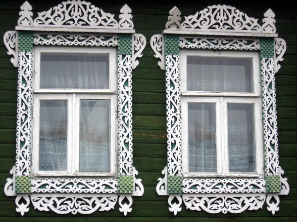 деревянные наличники дома 23 на улице Матросова в Юрьев Польском районе Владимирской области фото vgv