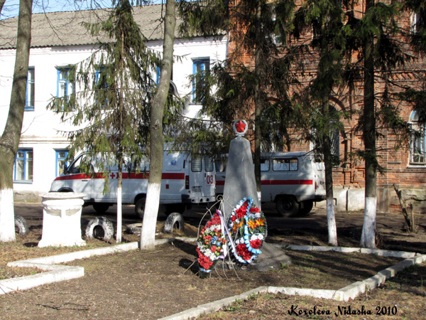Памятник павшим в ВОВ у районнной больницы в Юрьев-Польском в Юрьев Польском районе Владимирской области фото vgv