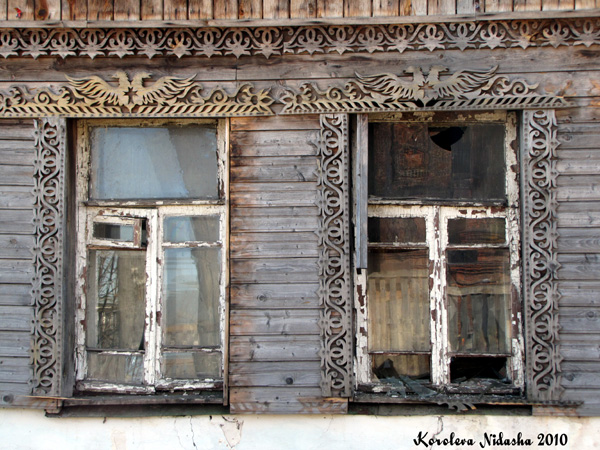 деревянные резные наличники дома 8 в Музейном переулке в Юрьев Польском районе Владимирской области фото vgv