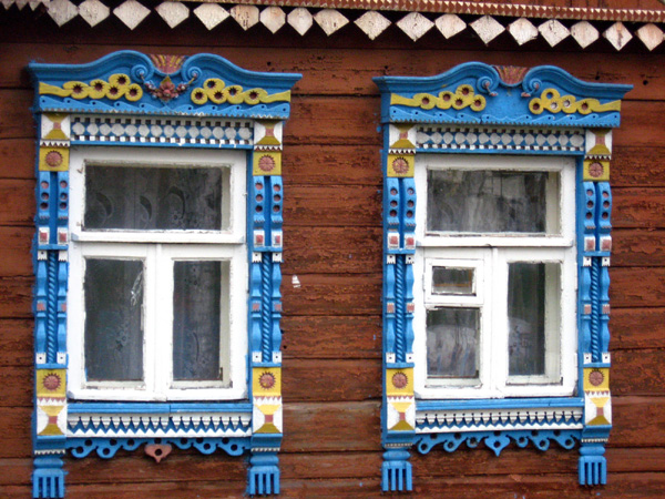 деревянные резные наличники на Бобкова 10 в Юрьев Польском районе Владимирской области фото vgv