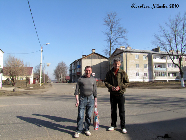 На Садовом переулке. Руслан и Дмитрий в Юрьев Польском районе Владимирской области фото vgv