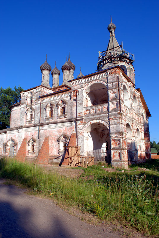 Троицкая церковь 1659 г. в селе Подолец в Юрьев Польском районе Владимирской области фото vgv
